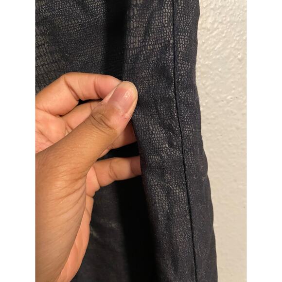 Bevy Flog Womens Pants Size 27 Black Snake Skin Metallic Pull On Mob Wife READ - Picture 3 of 10